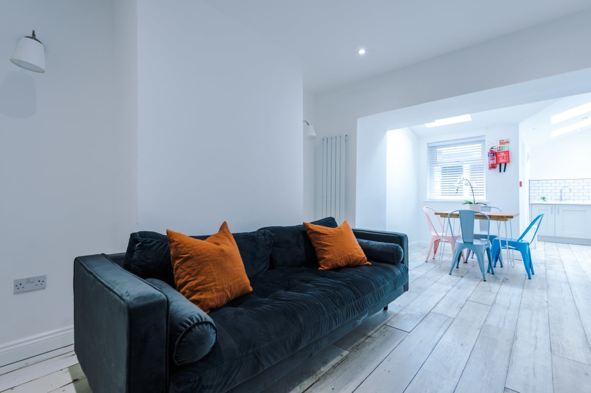 27 Gladstone Terrace