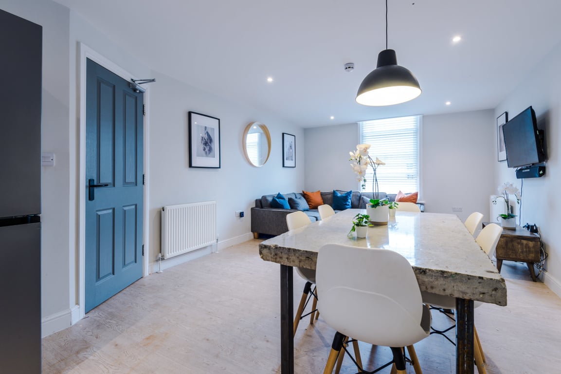 Flat 2, 27 Hawarden Avenue