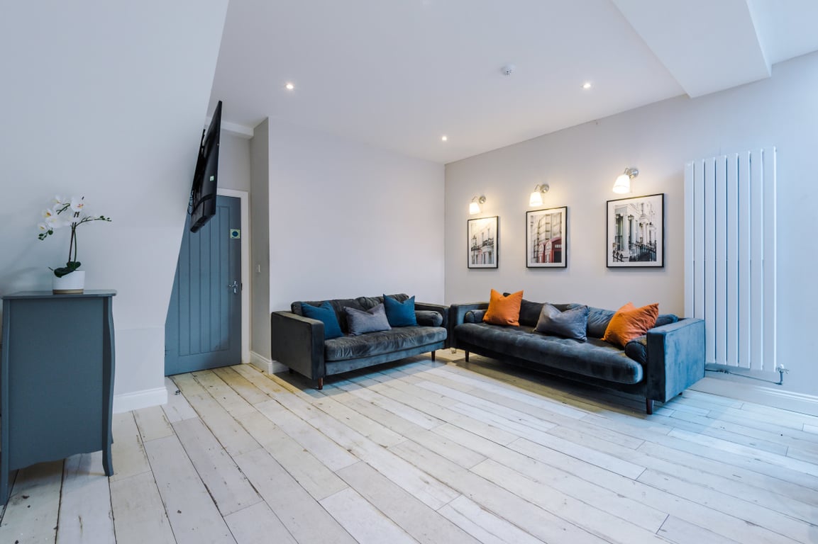 86 Woodcroft Road