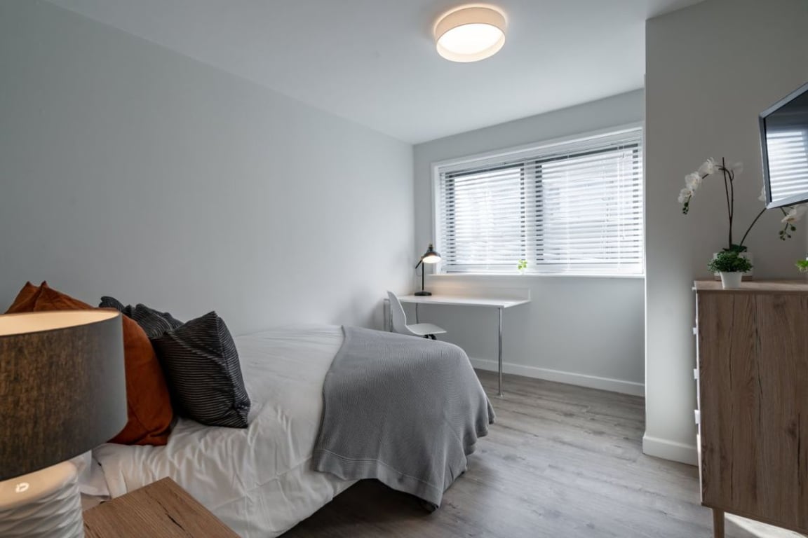 Flat 4 The Square, 1 Falconar Street