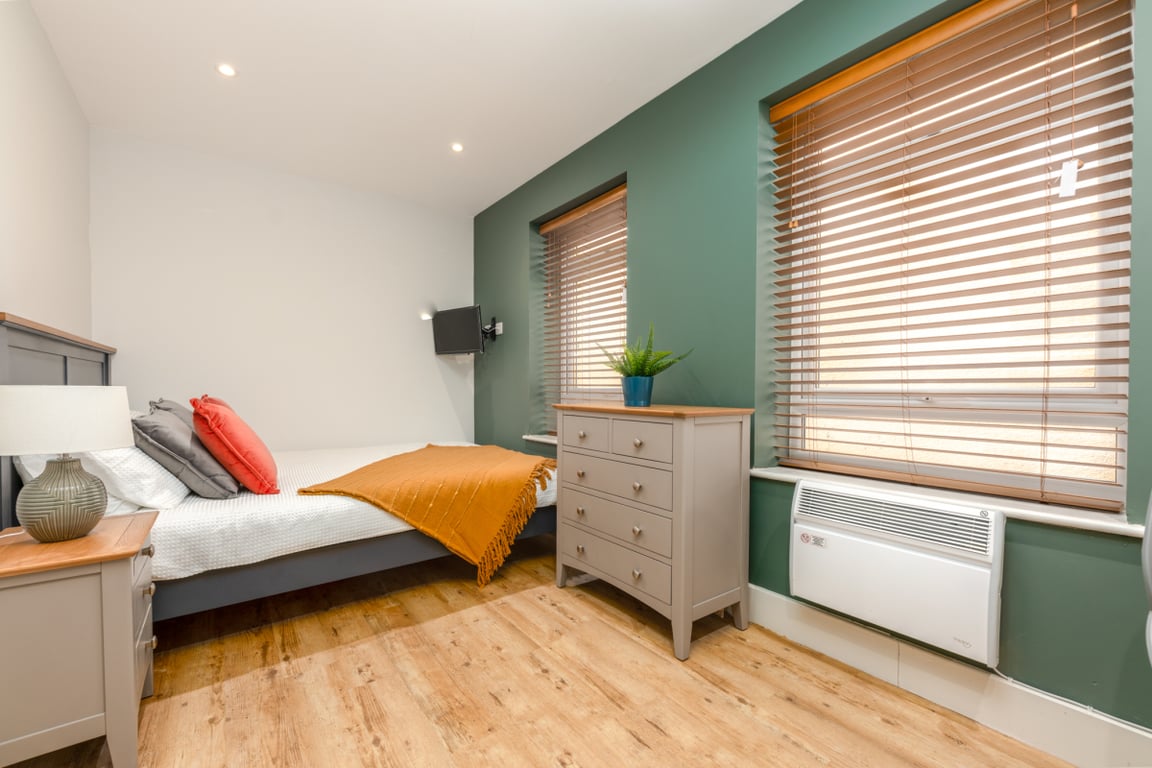 Flat 1, 124 Walter Road