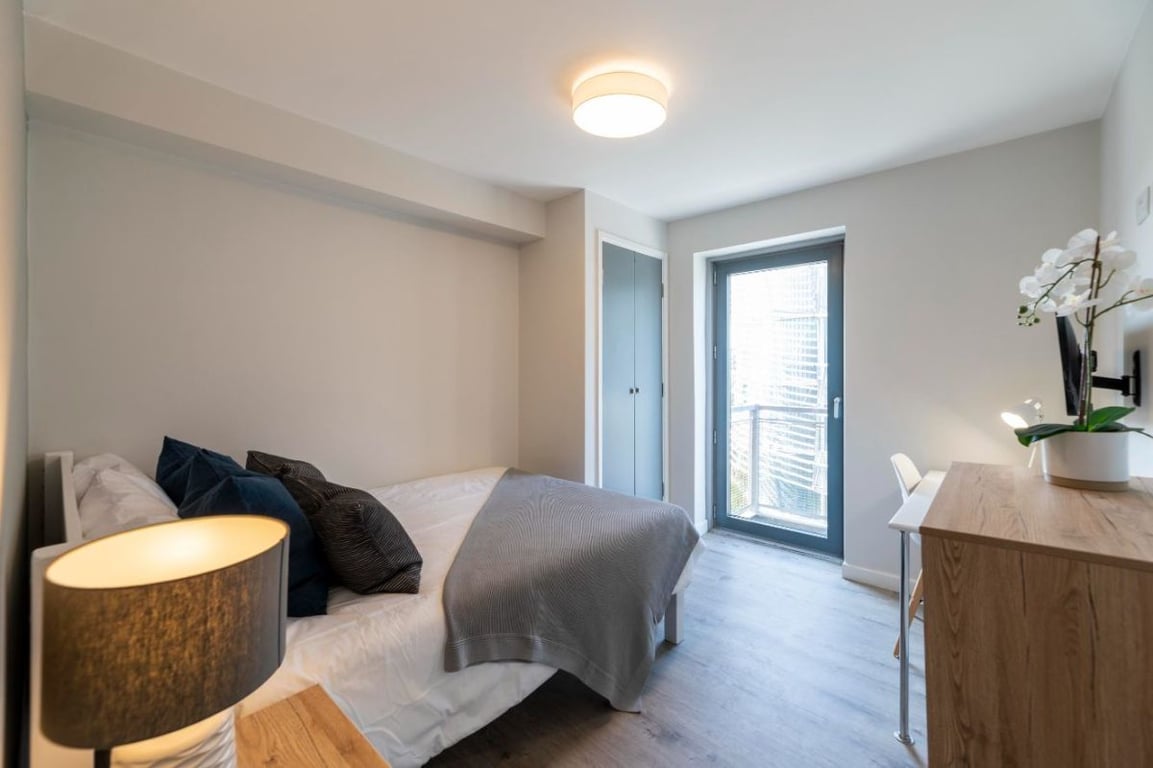 Flat 8 The Square, 1 Falconar Street