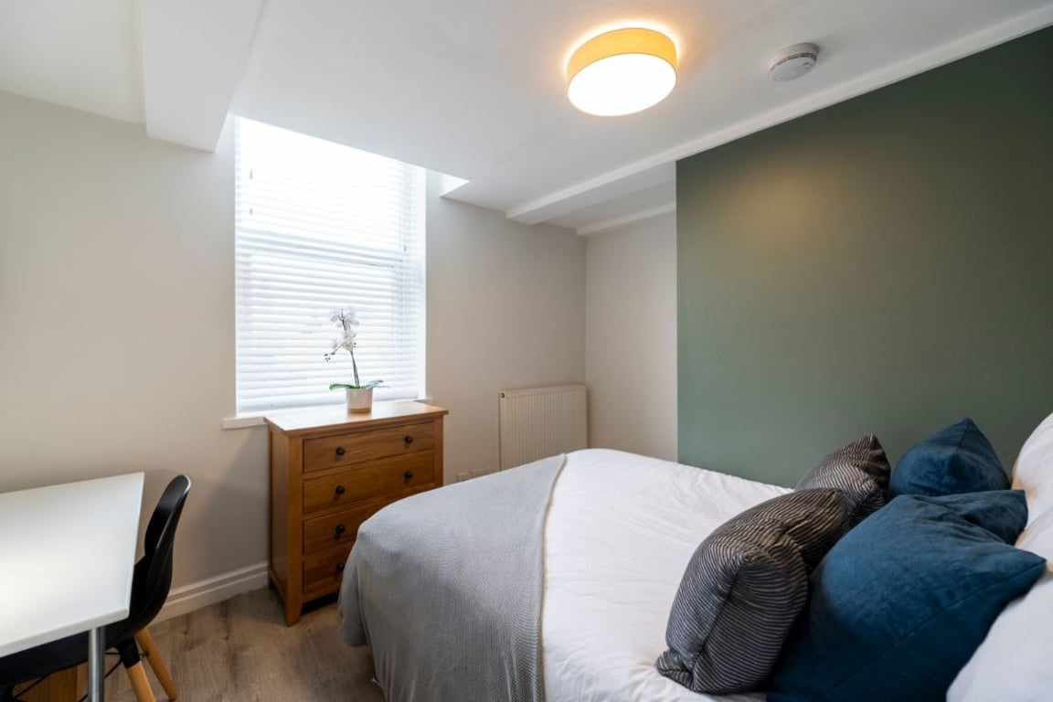 2 Gladstone Terrace