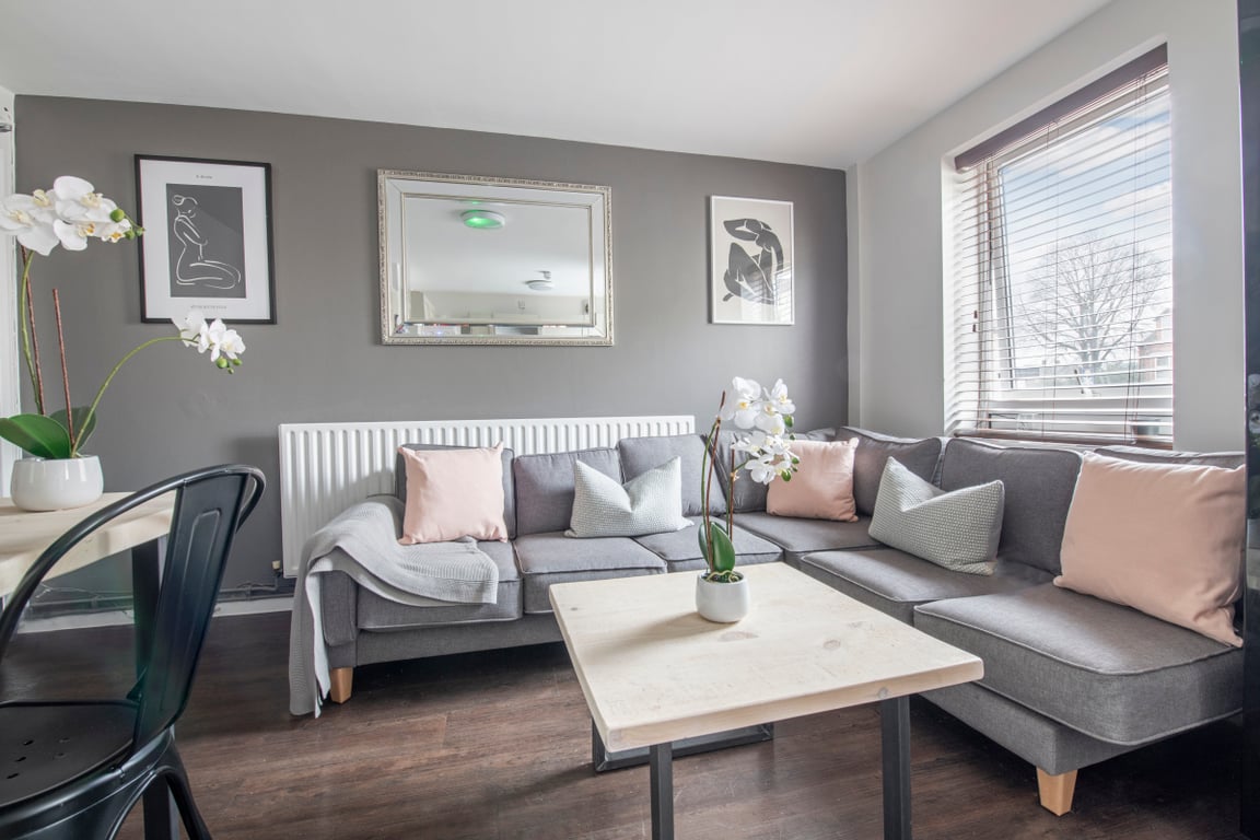 Flat 2, 4 Rob Roy House