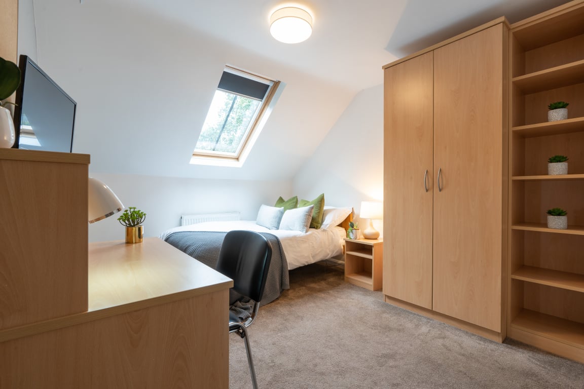 Flat 5, Hope Court