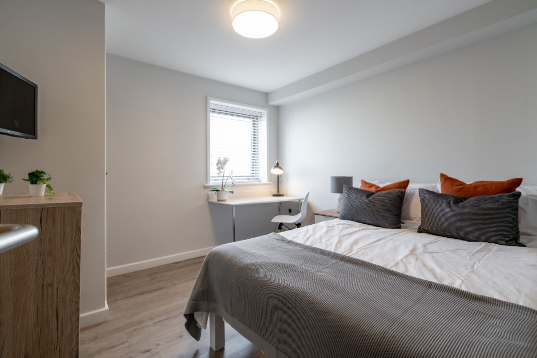 Flat 4 The Square, 1 Falconar Street