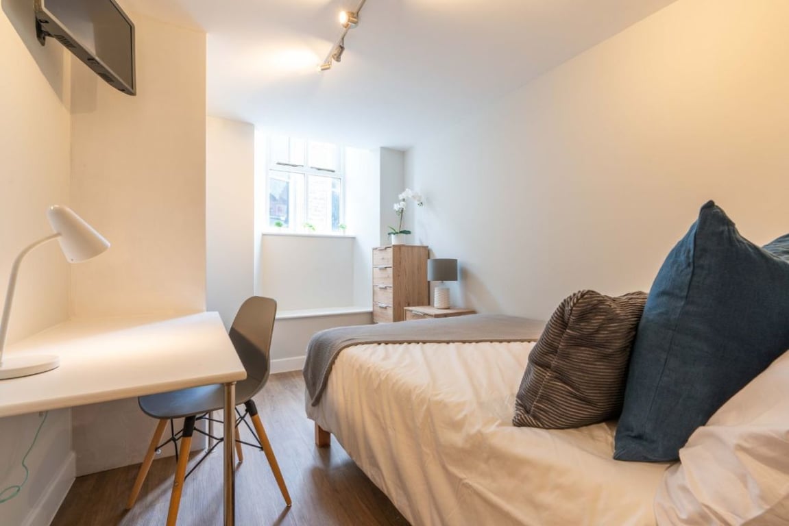 Flat 3 Shiners Yard, 123 Jesmond Road