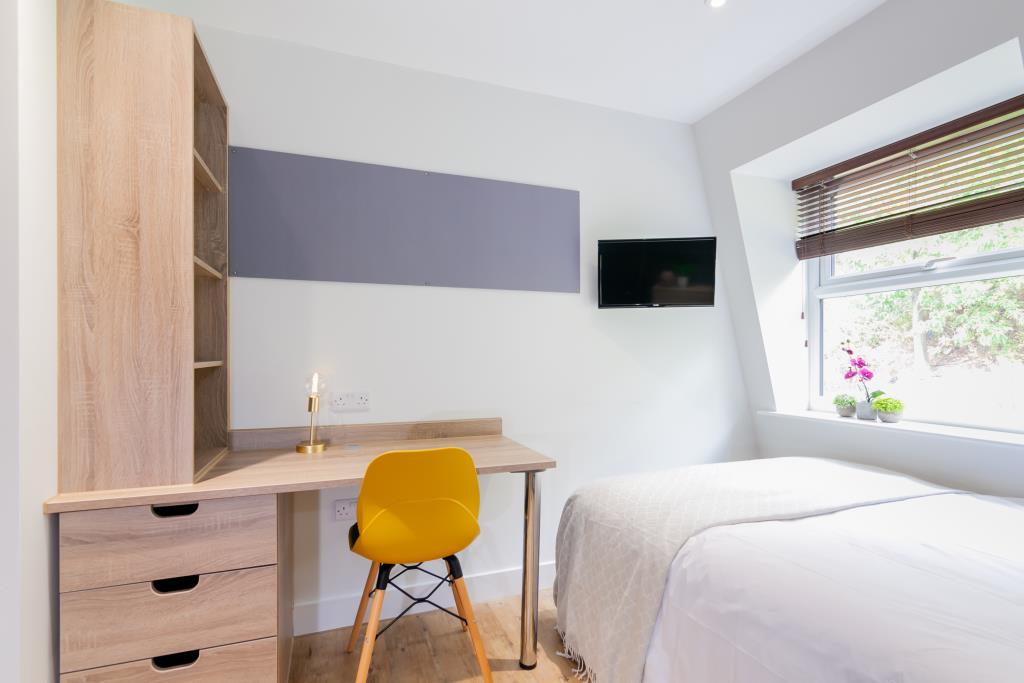 Flat 8, 42 Bankfield Road