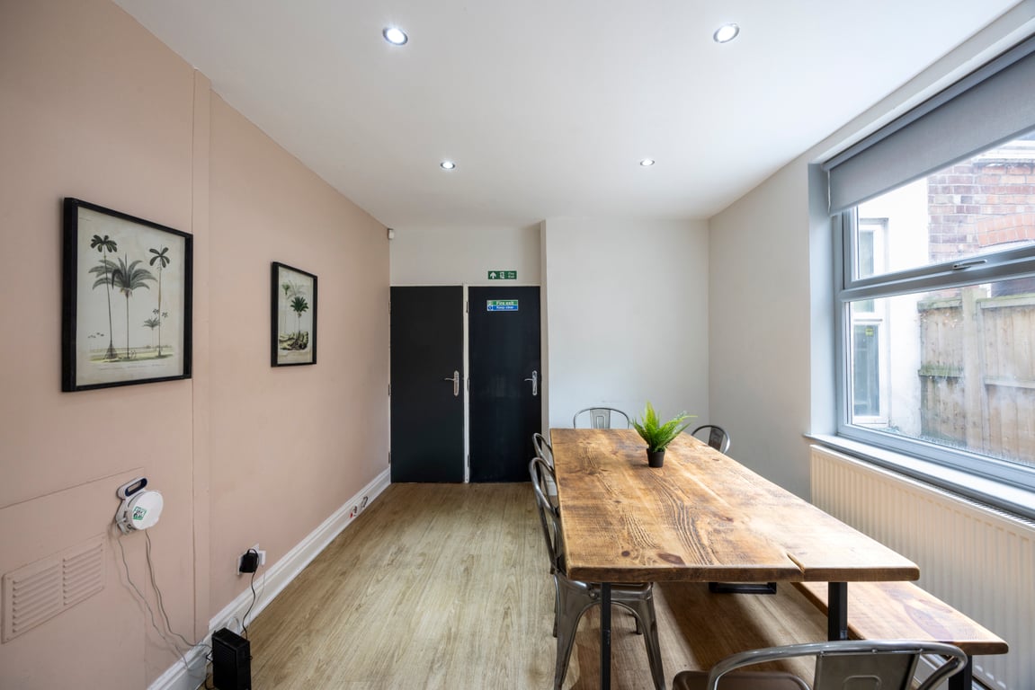 42 Derby Grove