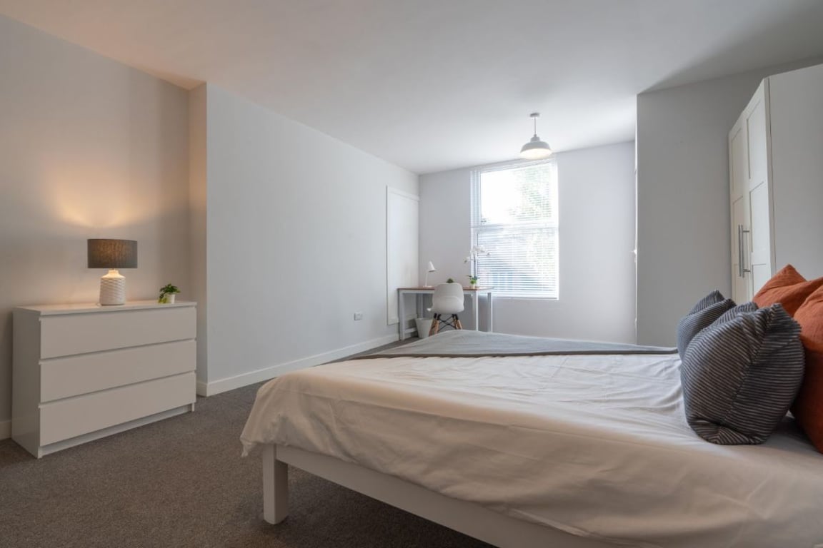 Flat D, 113 Portland Road