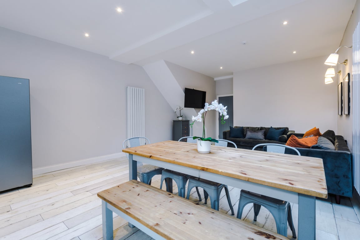 86 Woodcroft Road