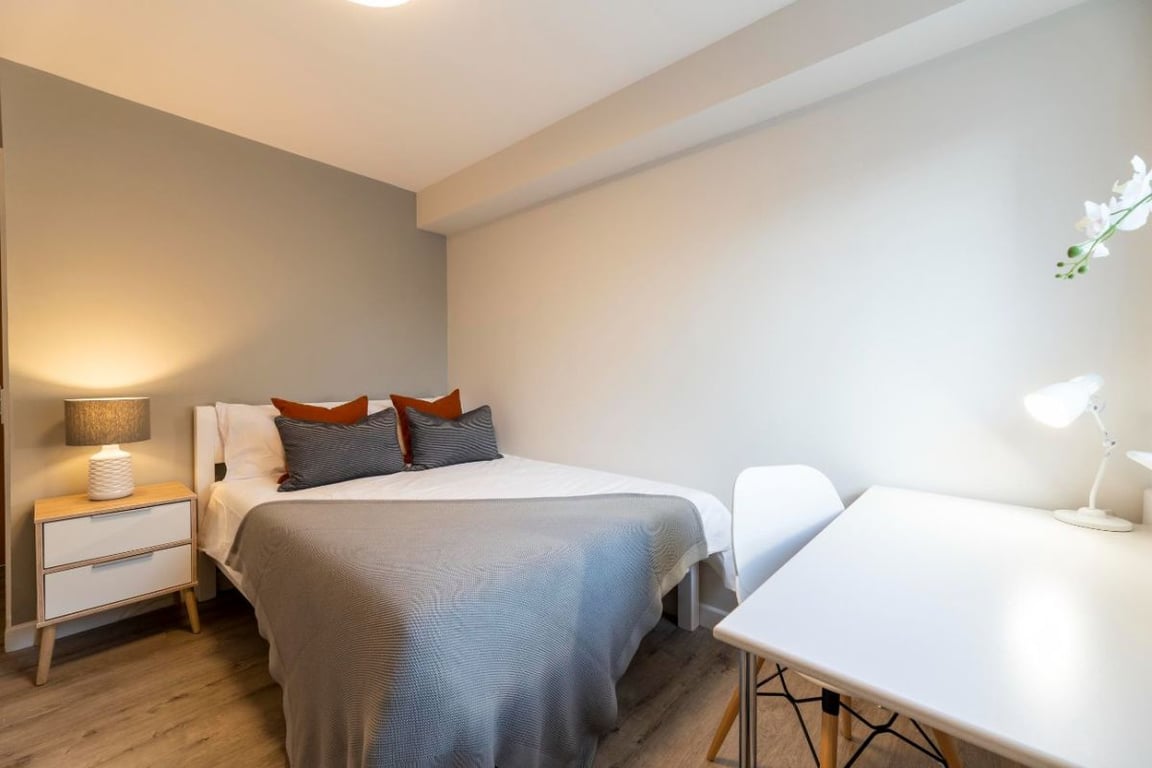 Flat 6 The Square, 1 Falconar Street