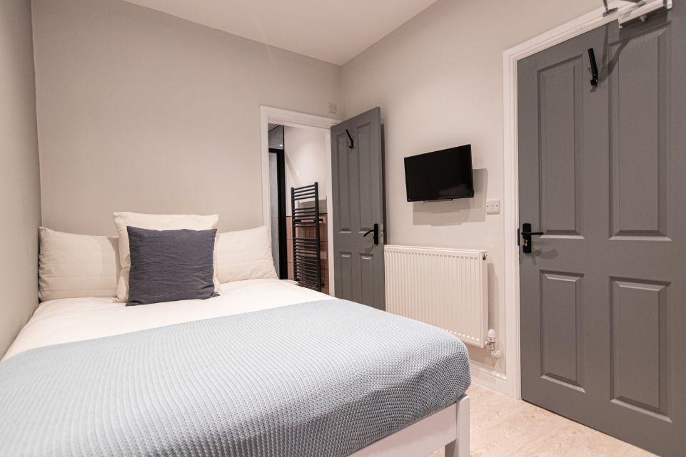 Flat 1, 27 Hawarden Avenue
