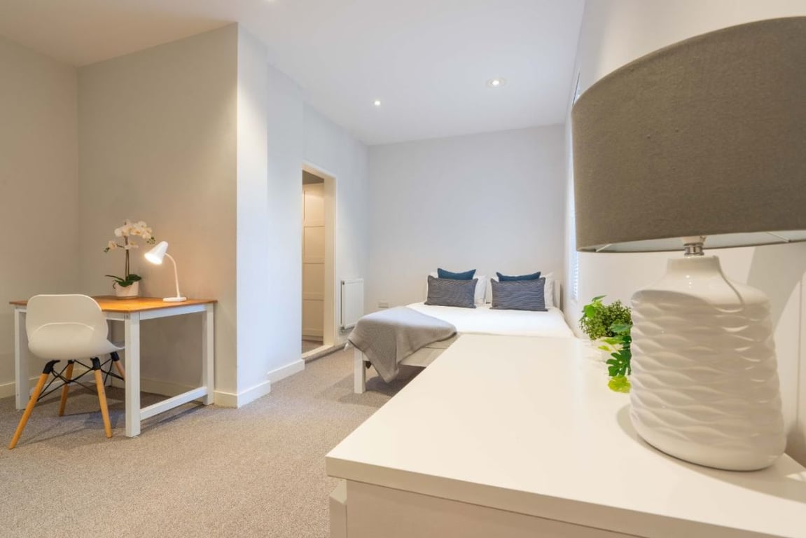 Flat A, 113 Portland Road