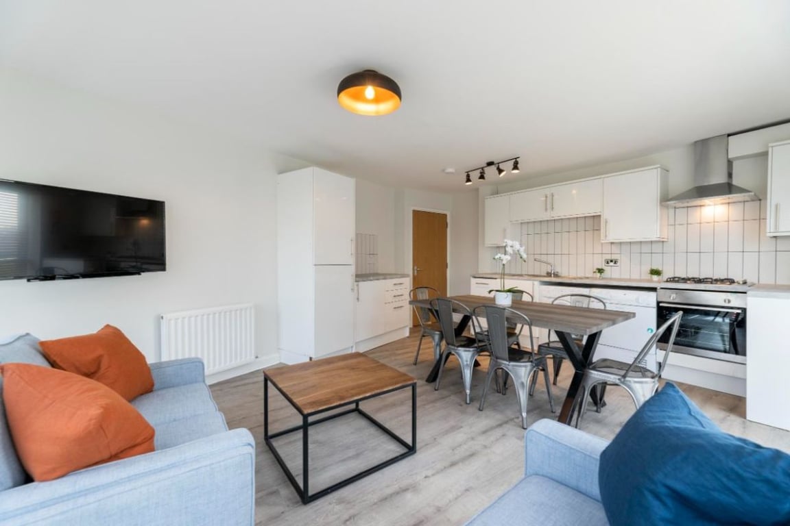 Flat 8 The Square, 1 Falconar Street