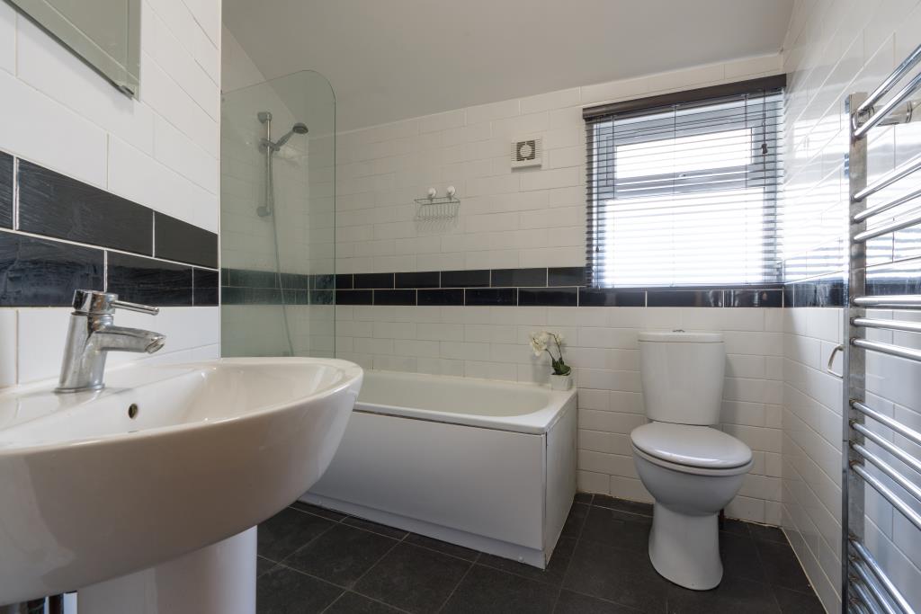 Flat 3, 28 Glynrhondda Street