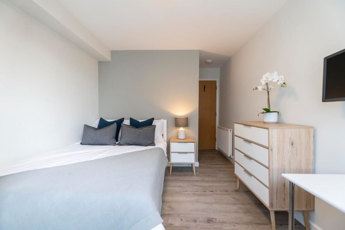 Flat 8 The Square, 1 Falconar Street