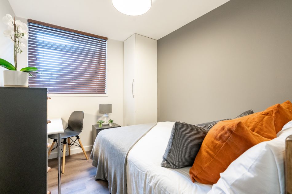 Flat 2 Kielder House, 55-59 Osborne Road