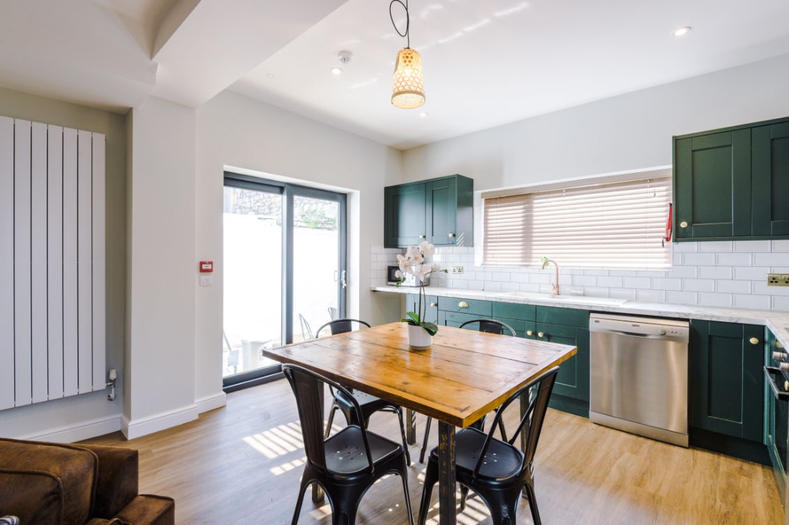 2 Balmoral Road