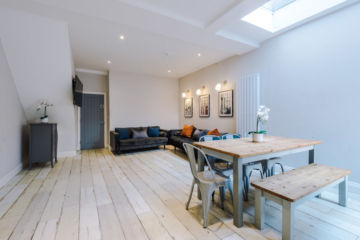86 Woodcroft Road