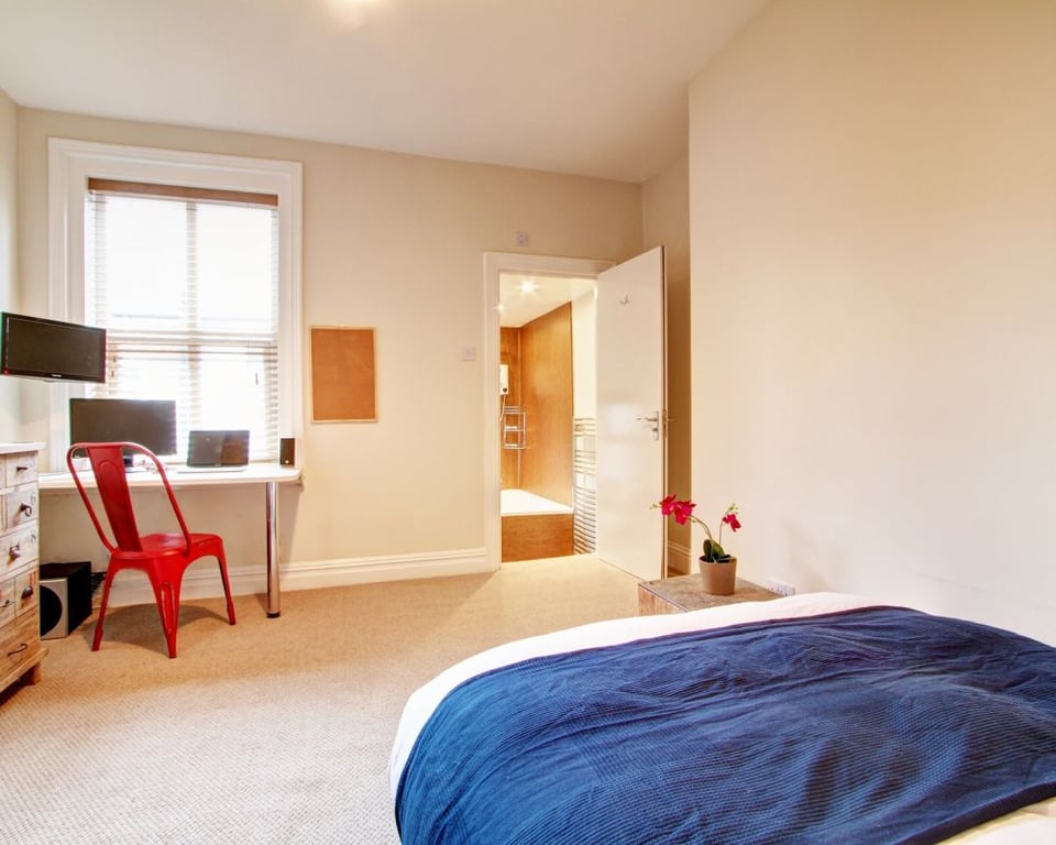 2 Hawthorne Terrace