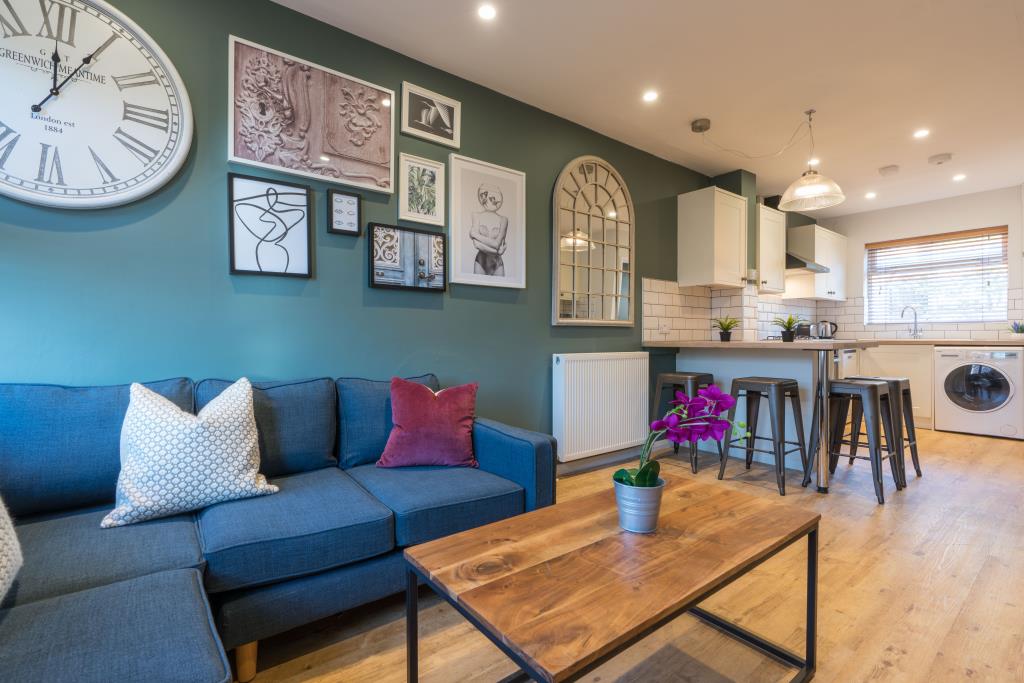 15a Larkdale Street