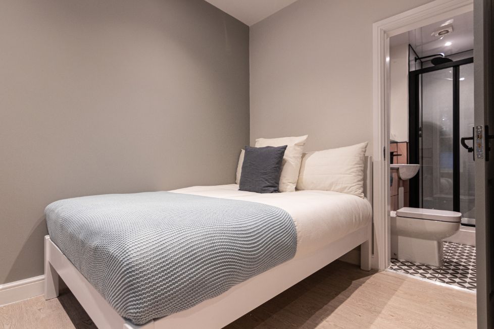 Flat 1, 27 Hawarden Avenue