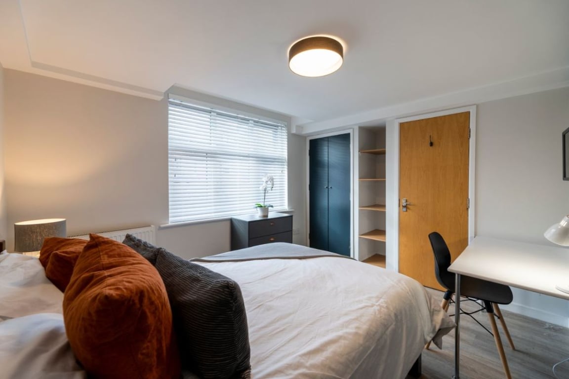 5a Selborne Gardens