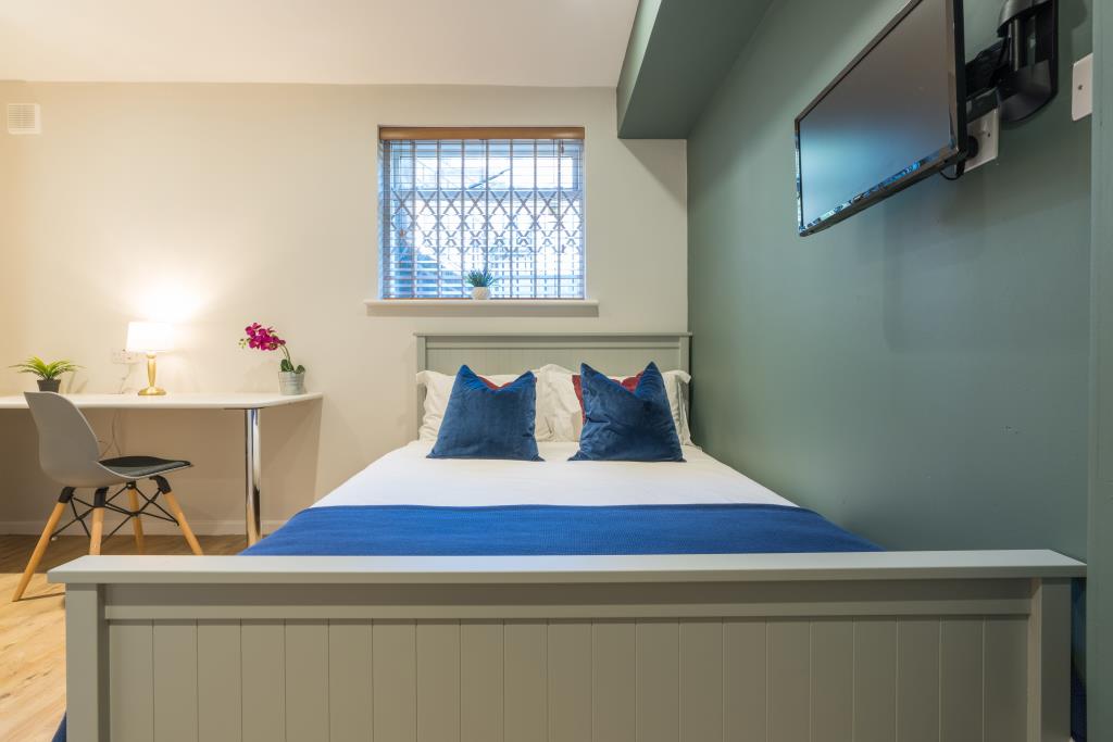 17b Larkdale Street