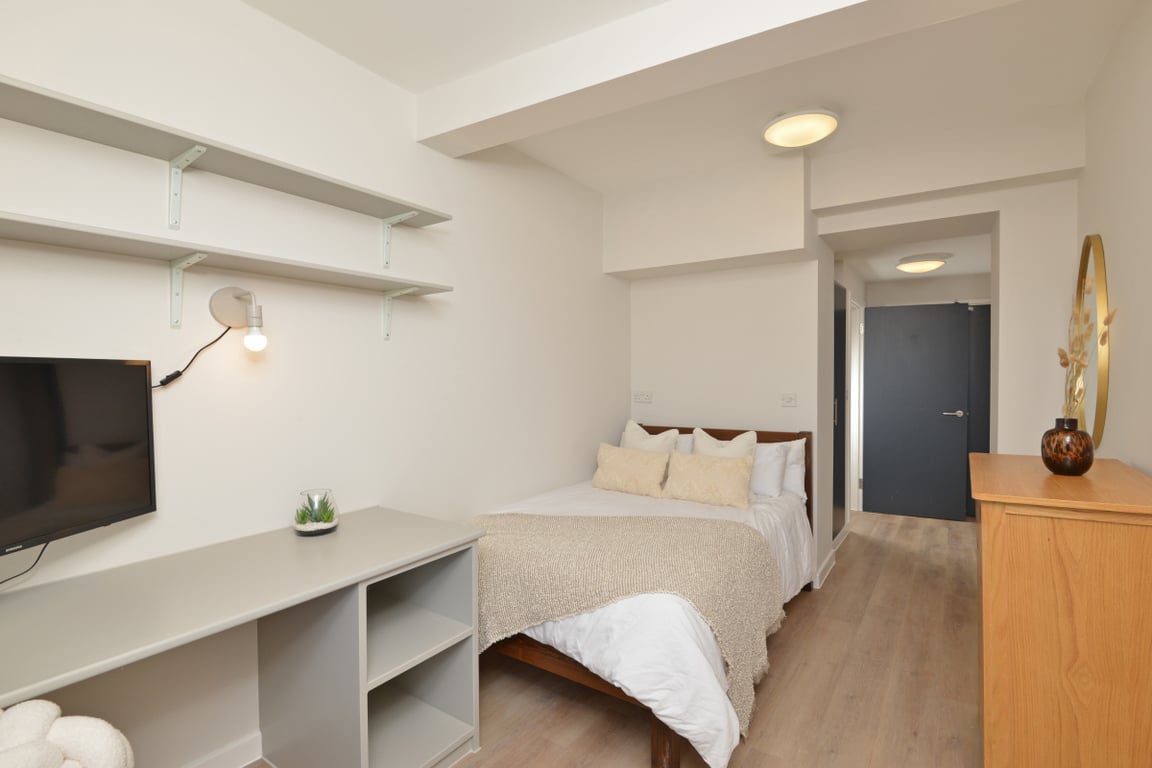 Flat 7, Isca Lofts