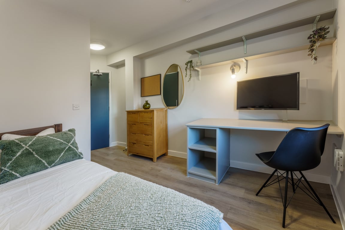 Flat 10, Isca Lofts