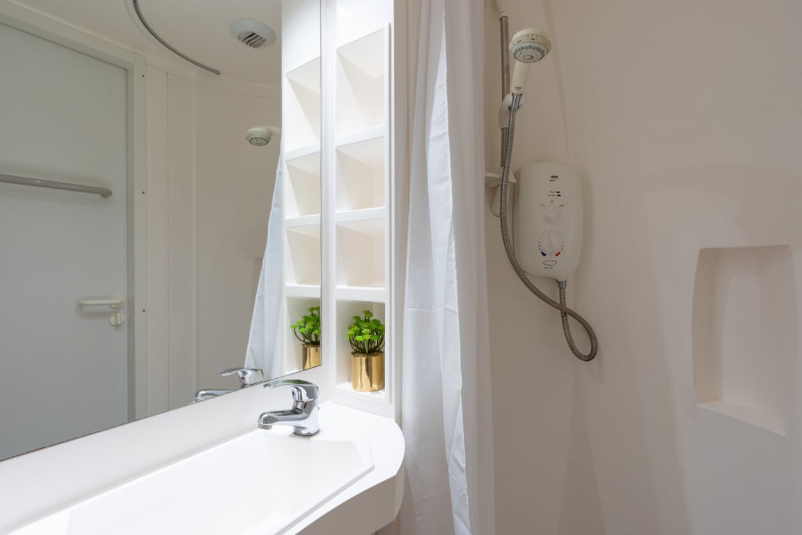 Flat 8, Hope Court