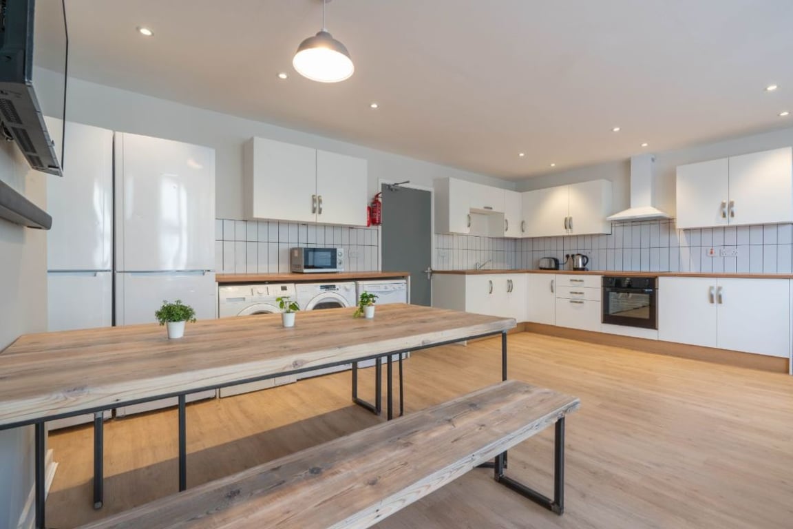 Flat D, 113 Portland Road