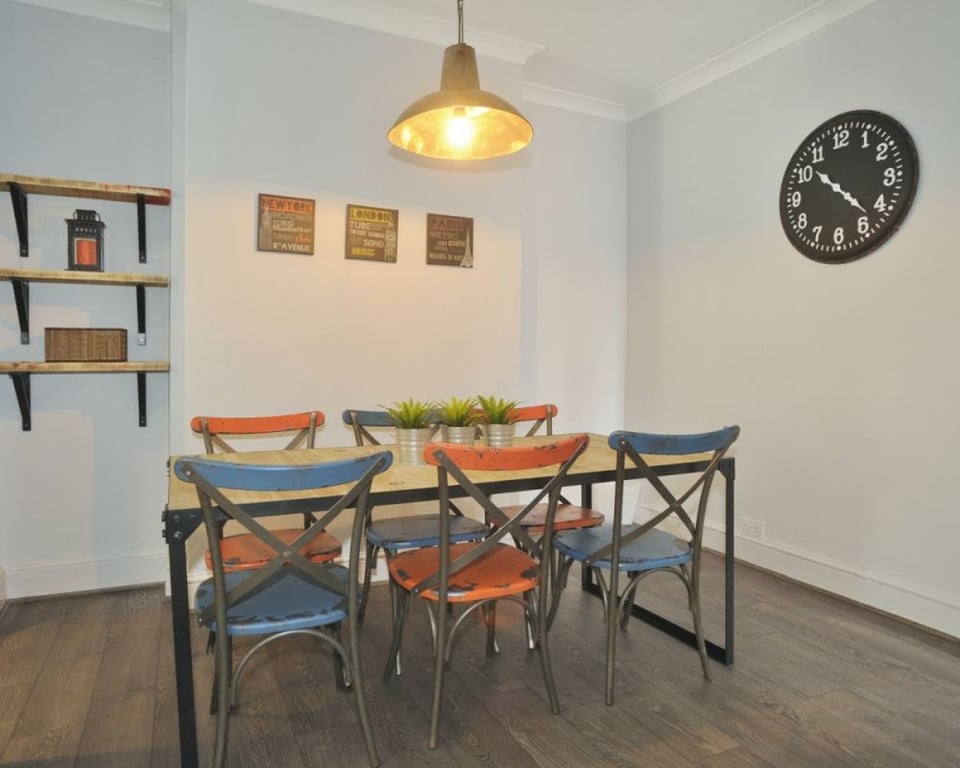 1 Iddesleigh Road