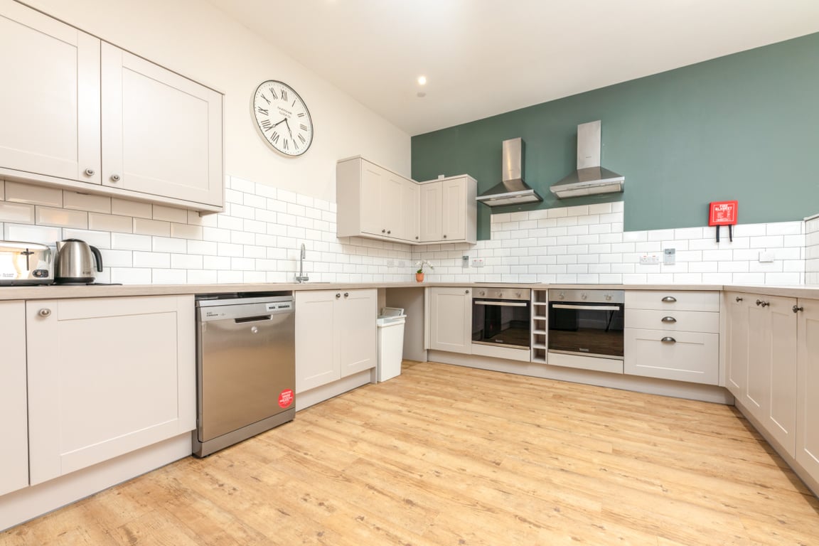 Flat 1, 122 Walter Road