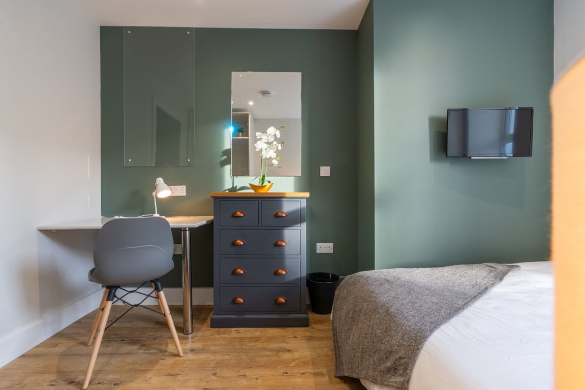Flat 1, 125 Walter Road