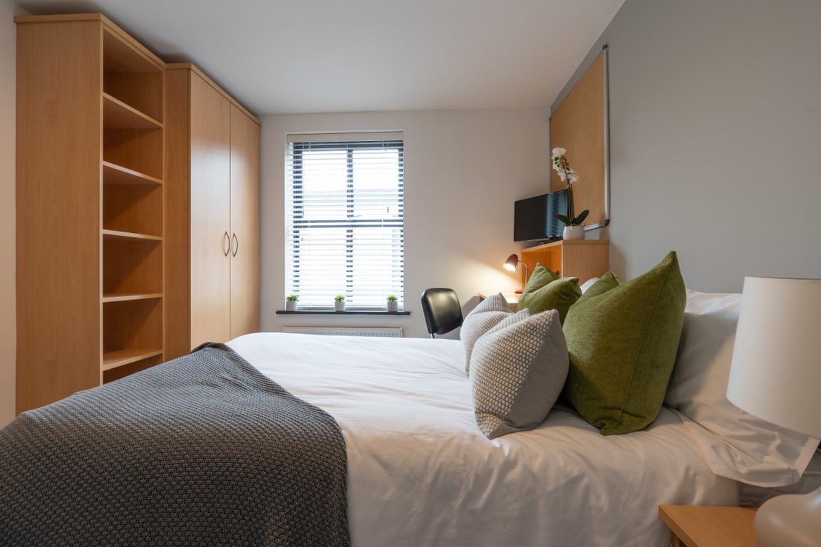 Flat 10, Hope Court