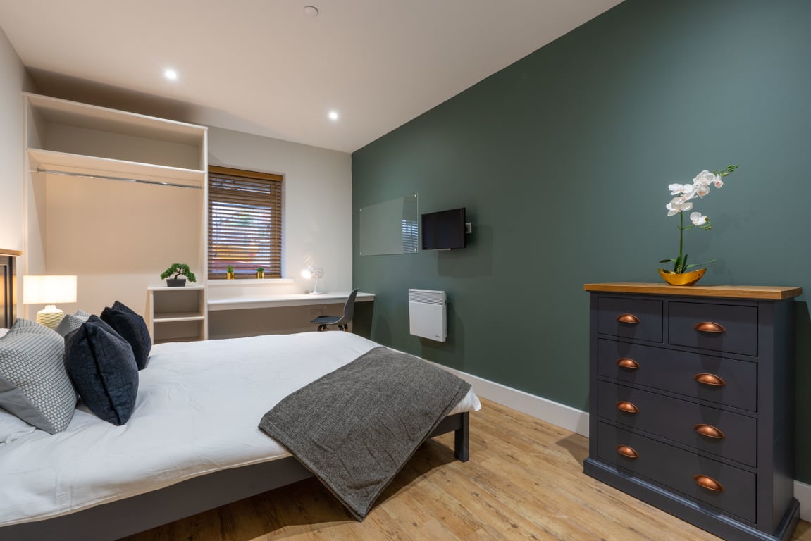 Flat 1, 126 Walter Road