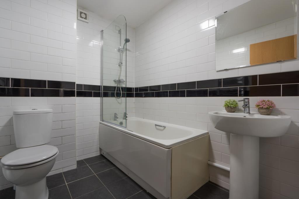 Flat 2, 28 Glynrhondda Street