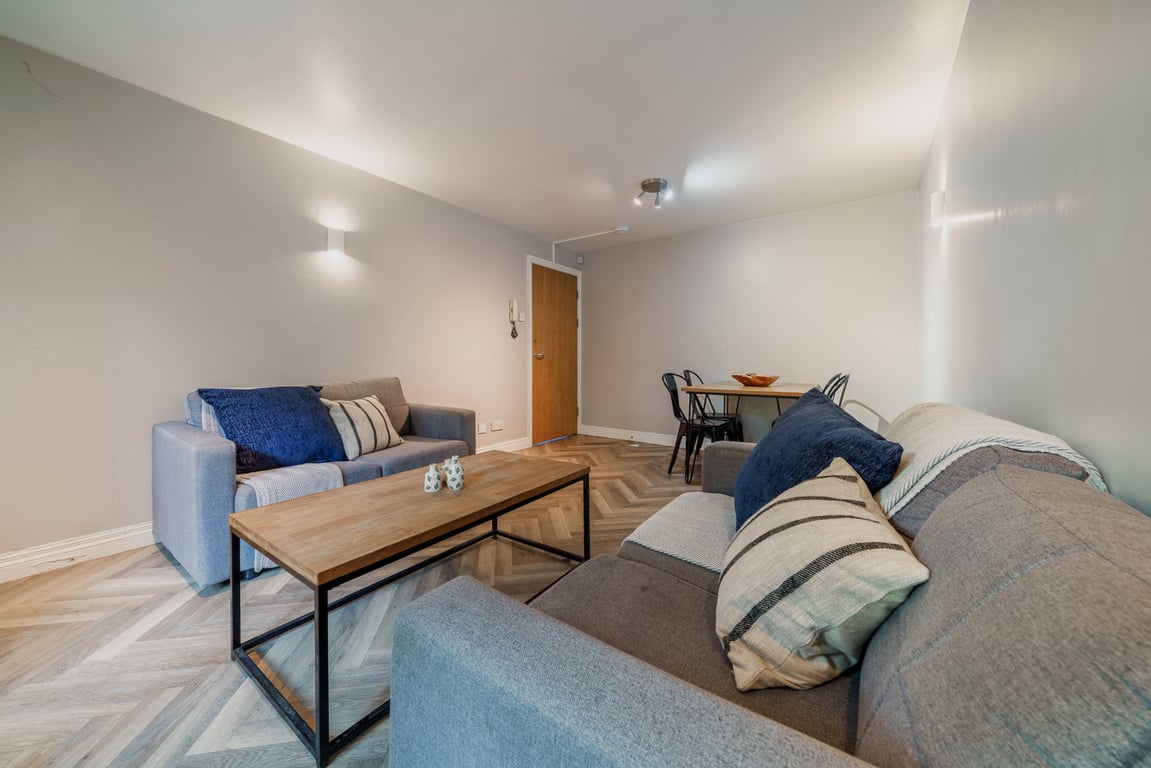 Flat 9, Lowry House