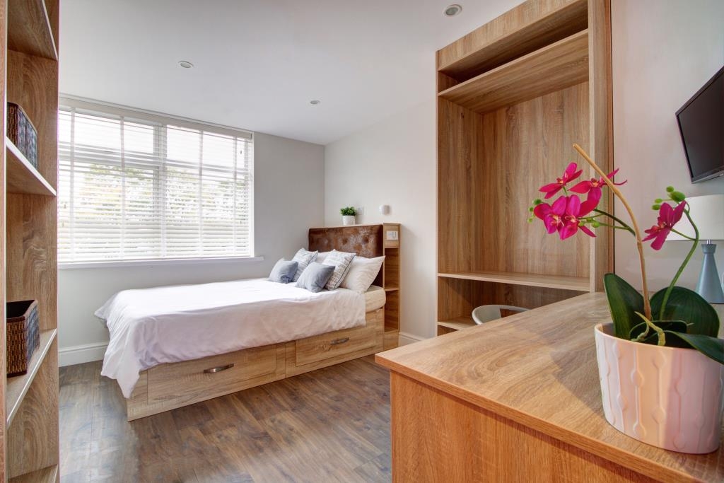 Flat B, Park View