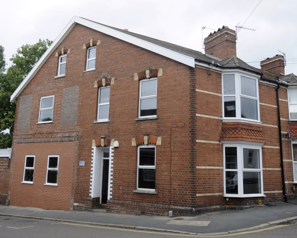 1 Iddesleigh Road