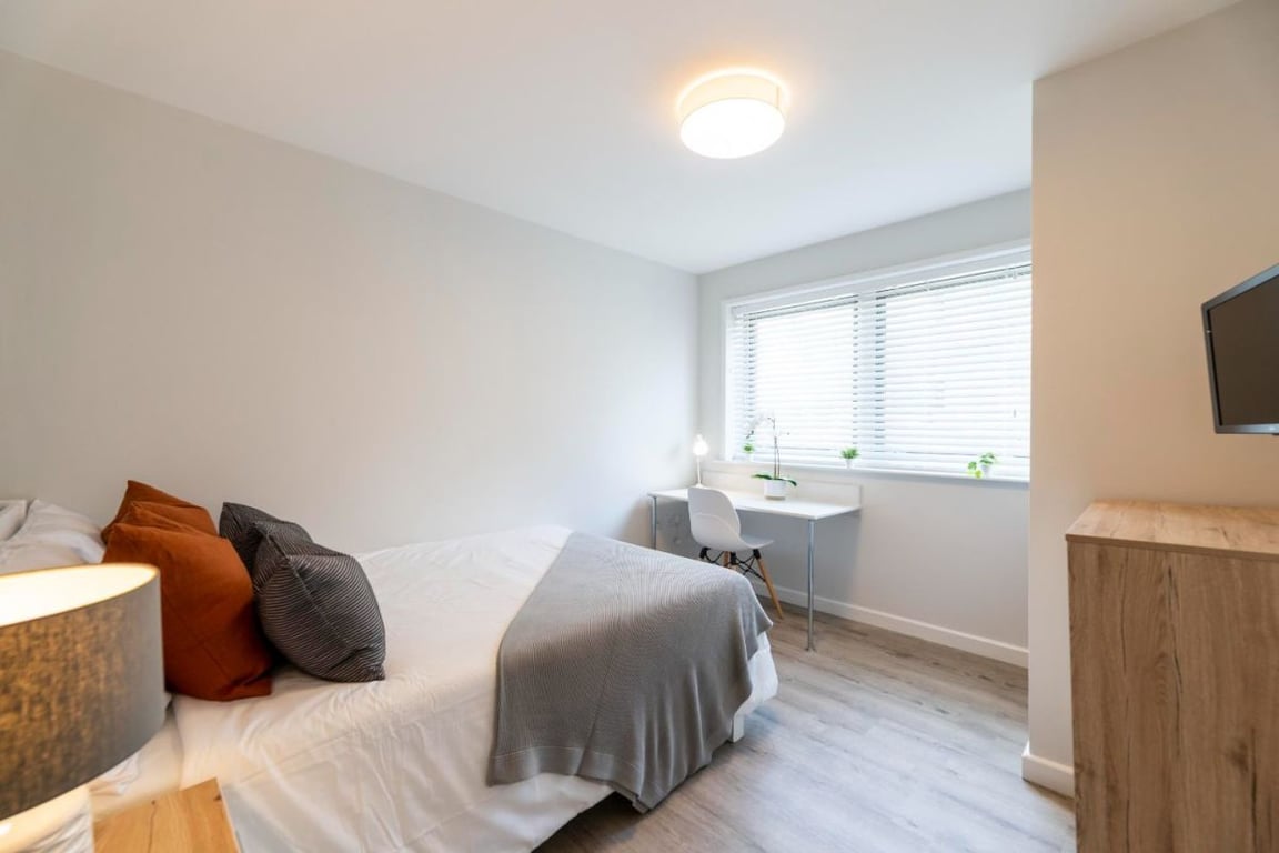 Flat 8 The Square, 1 Falconar Street