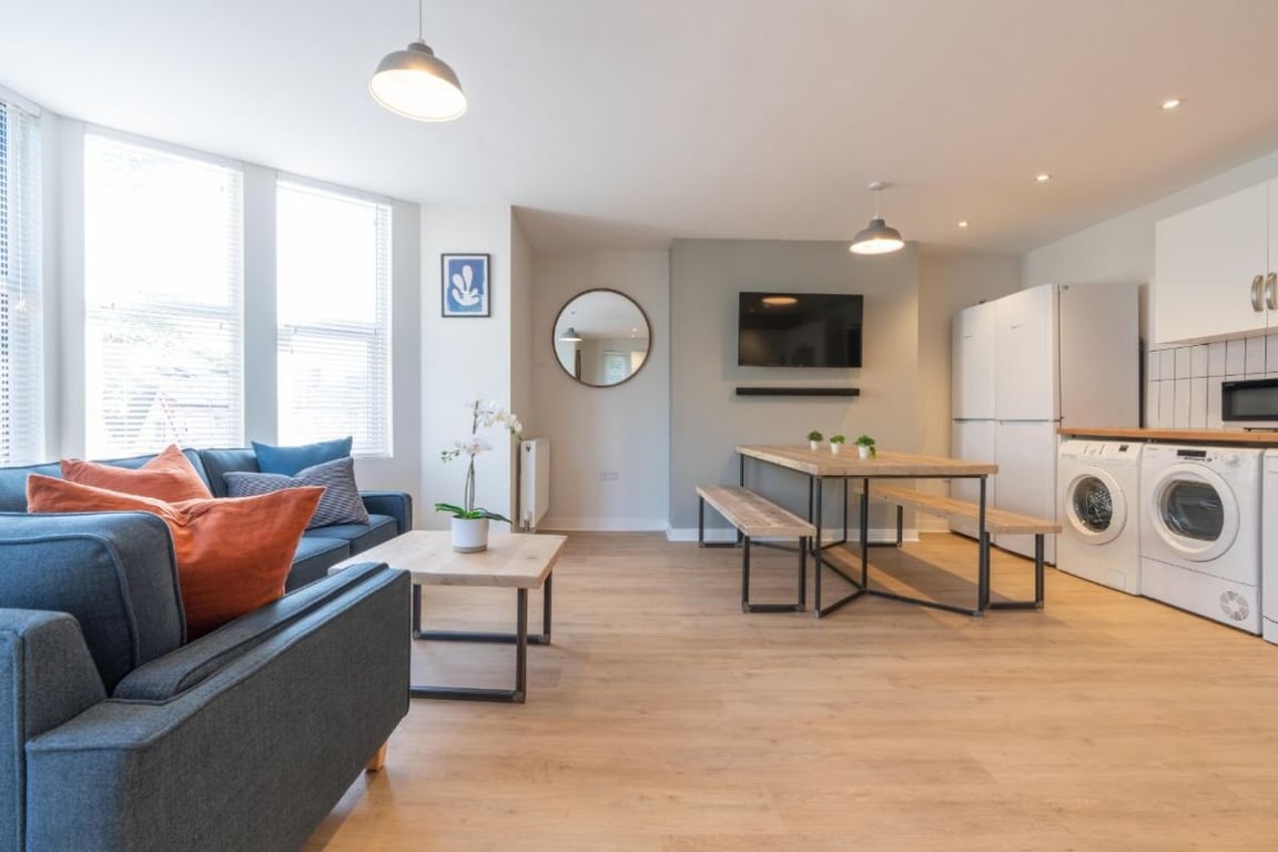 Flat D, 113 Portland Road