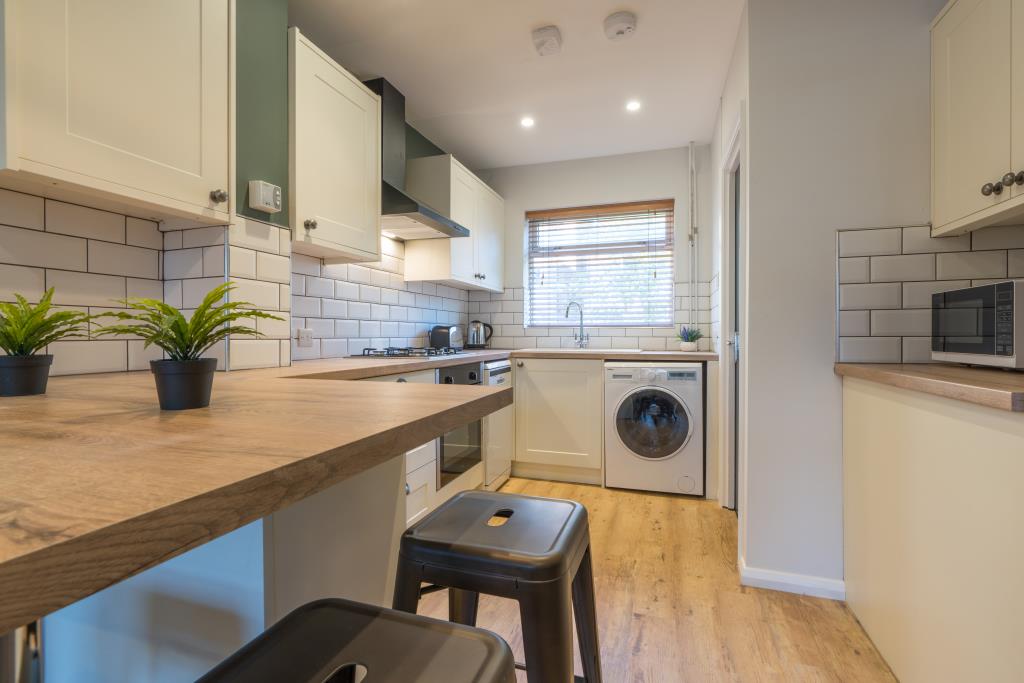 15a Larkdale Street