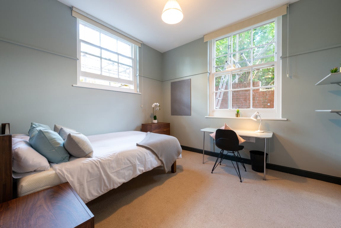 Flat X Bishop Blackall School