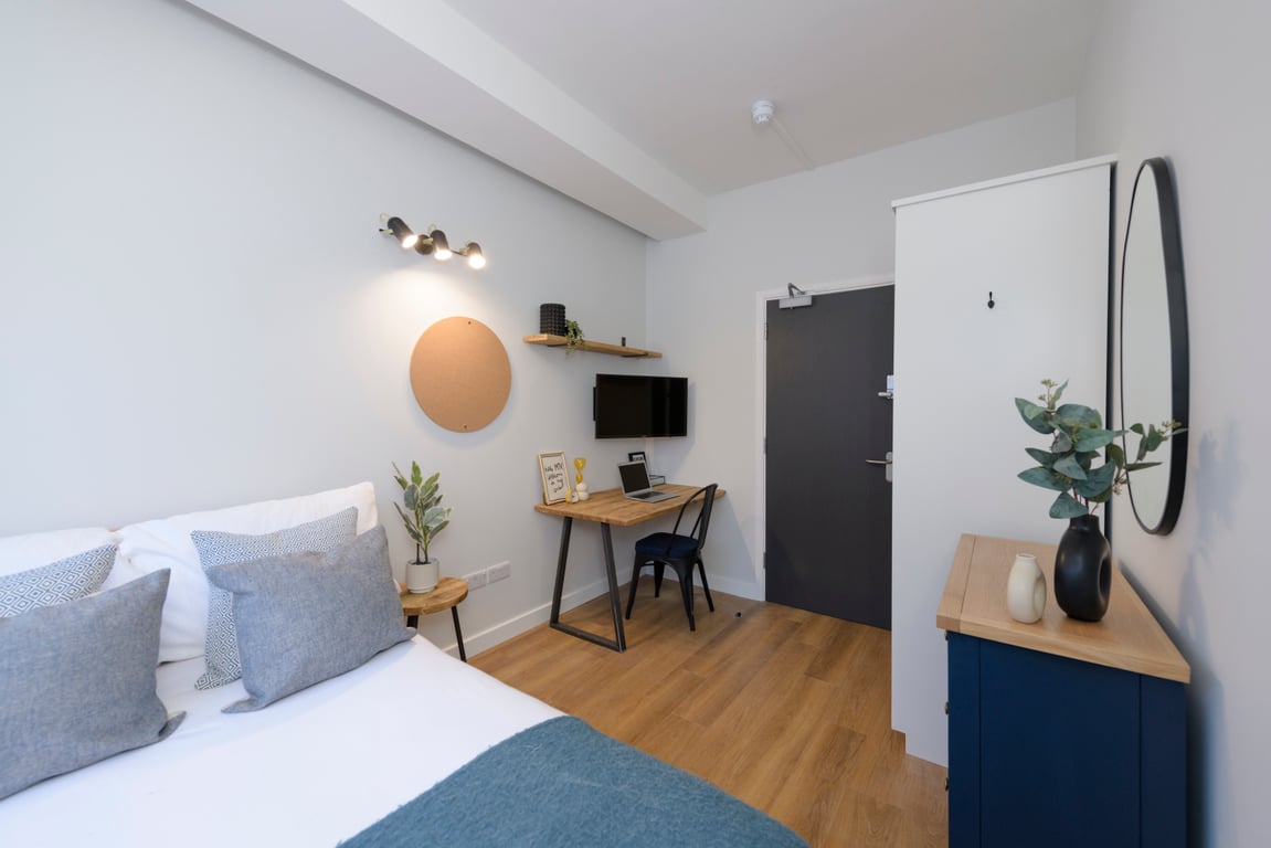 Flat 10, TW1X