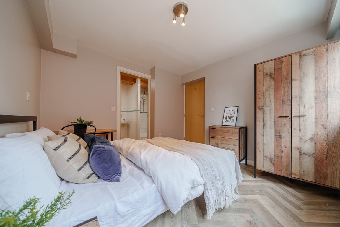 Flat 2, Mayfair Court