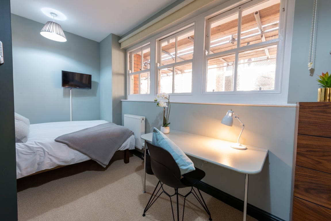 Flat Q Bishop Blackall School