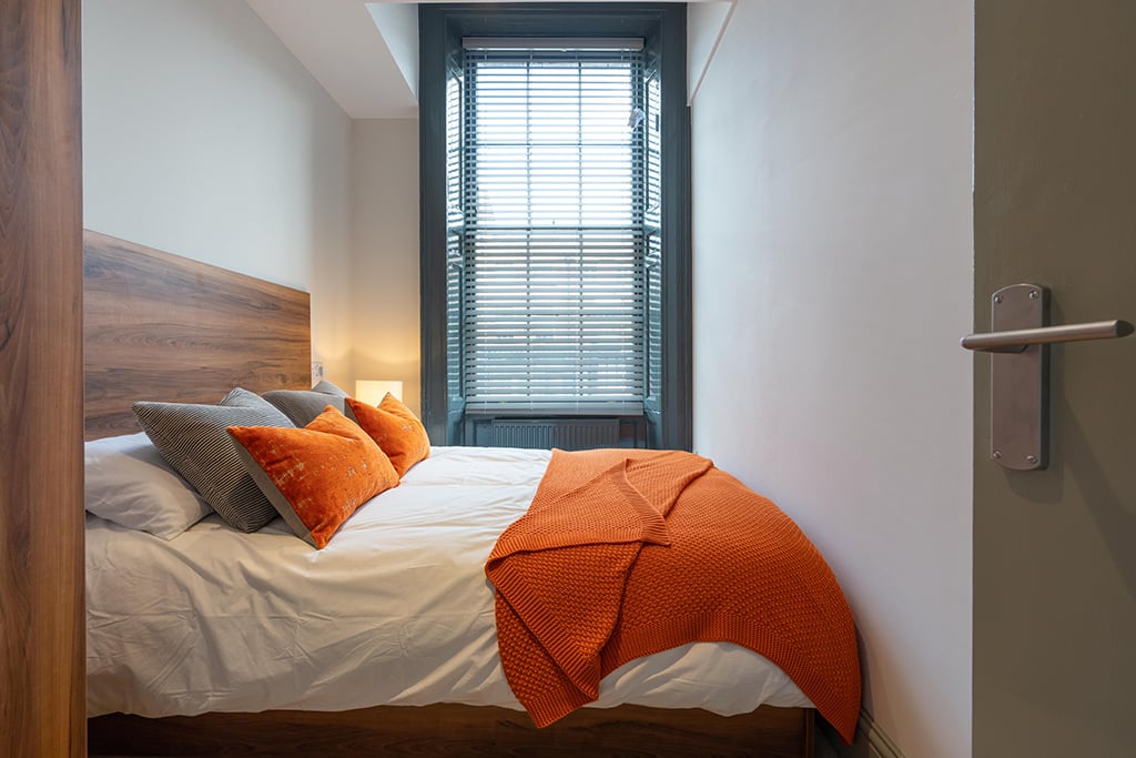 Flat 3, 76 Mount Pleasant